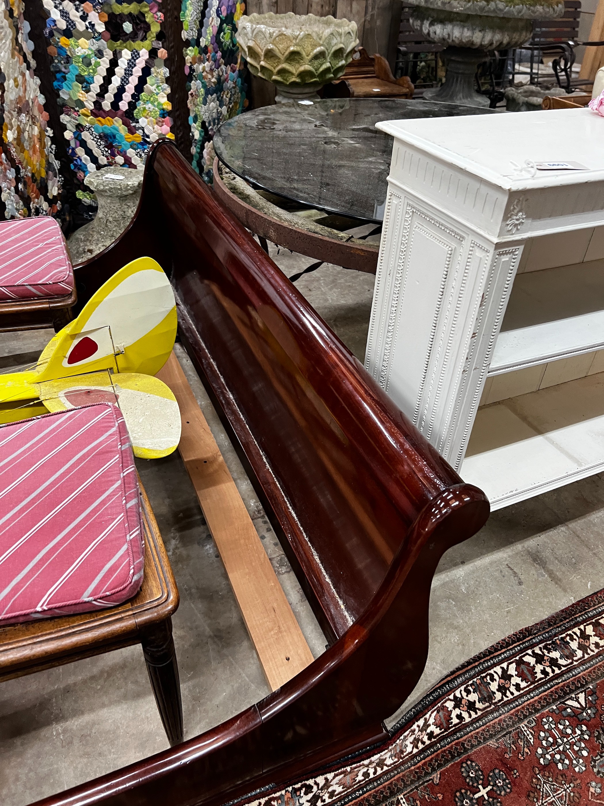 A reproduction mahogany double sleigh bed frame, width 161cm, length 240cm, height 100cm, *Please note the sale commences at 9am.